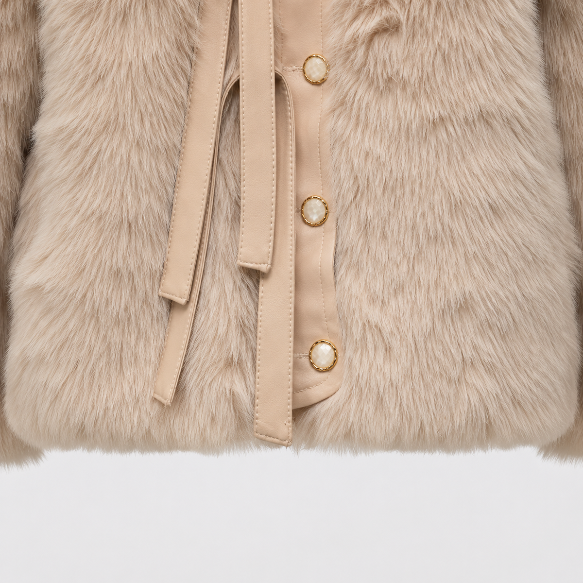 Abrigo Corto de Faux Fur con Forro Acolchado